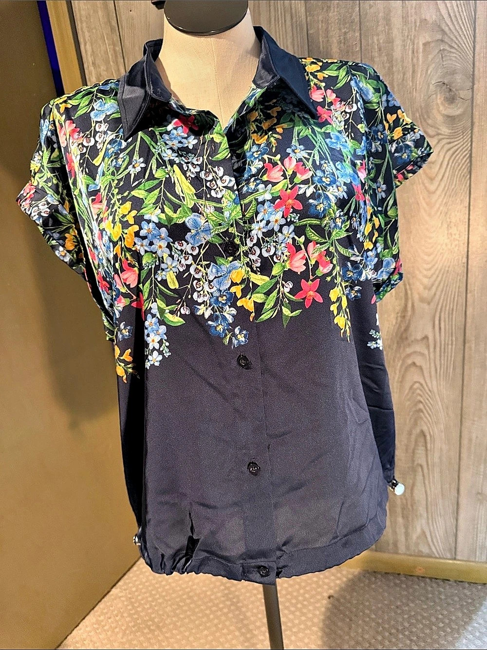 Karl Lagerfeld Floral Button Front Blouse in Blue XL Like New